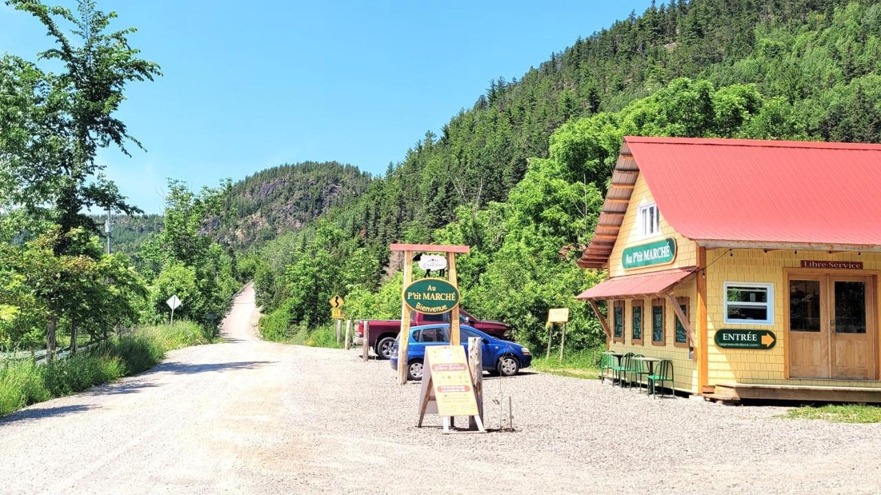 La Vieille Ferme, Ecogite Saint-Fulgence Eksteriør bilde